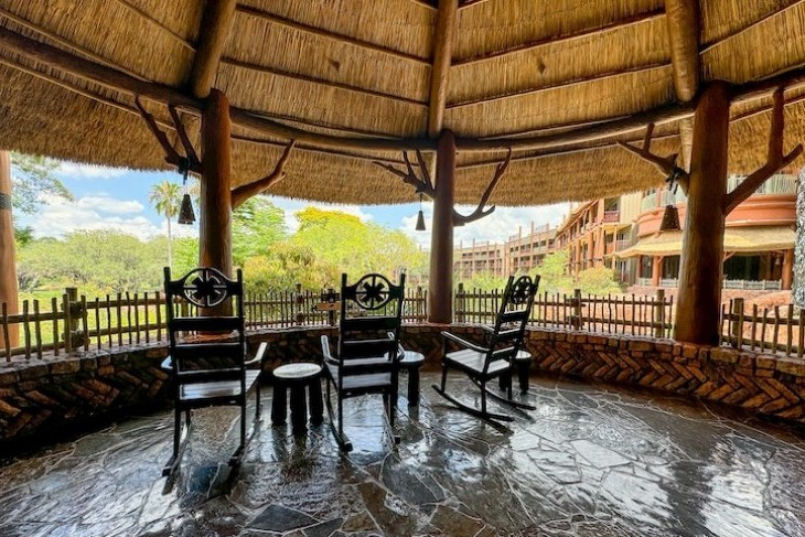 Head outside the lobby for a birds-eye view of the savanna from relaxing rocking chairs